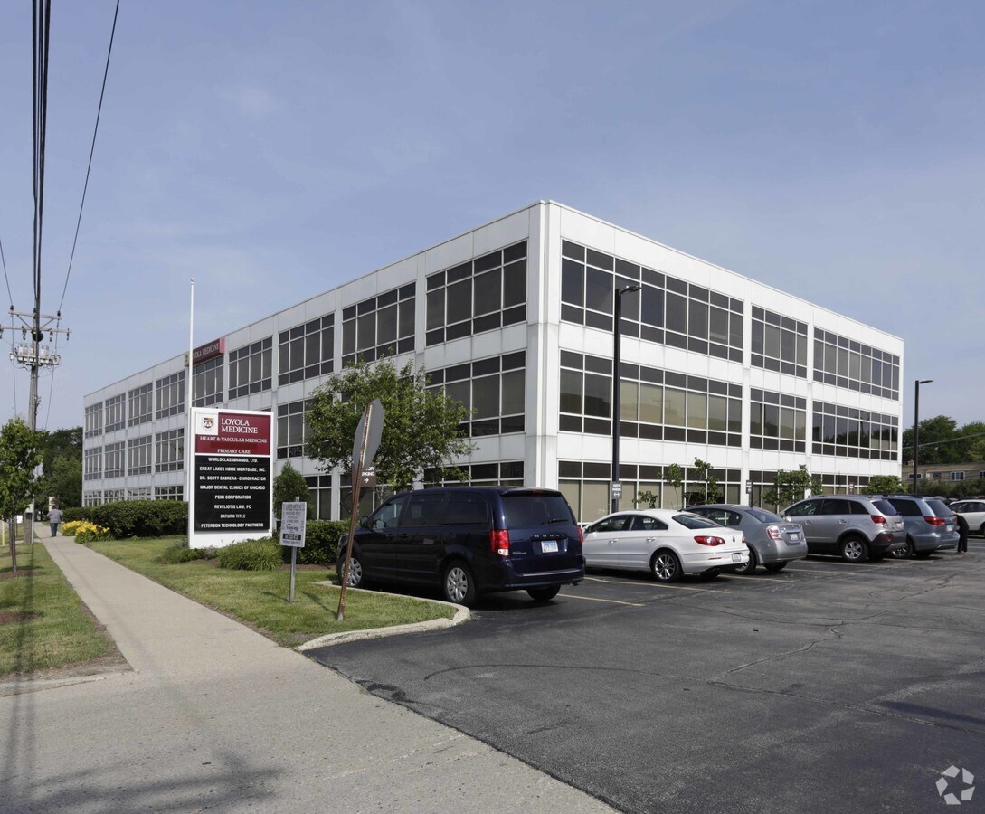 1030 W Higgins Rd, Park Ridge, IL 60068