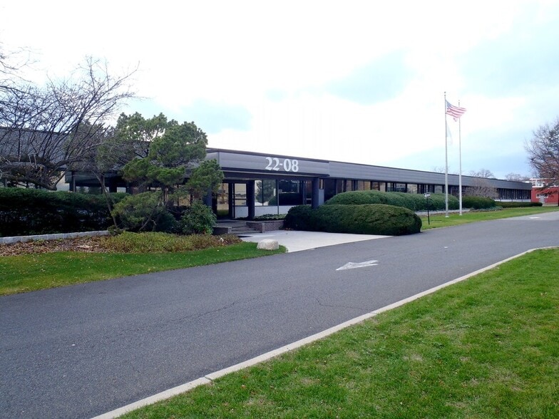 22-08 State Route 208, Fair Lawn, NJ for lease - Building Photo - Image 3 of 15