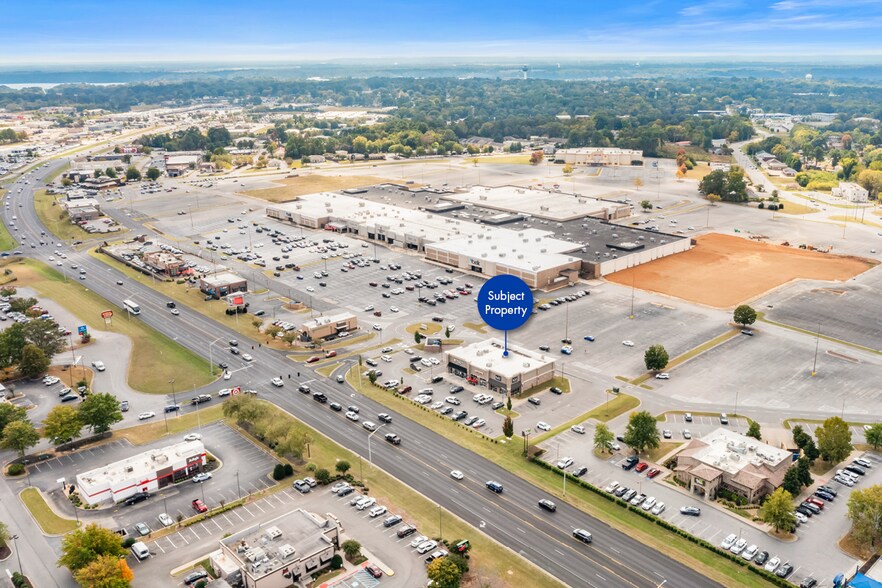 363 Cox Creek Pky, Florence, AL for sale - Building Photo - Image 2 of 6