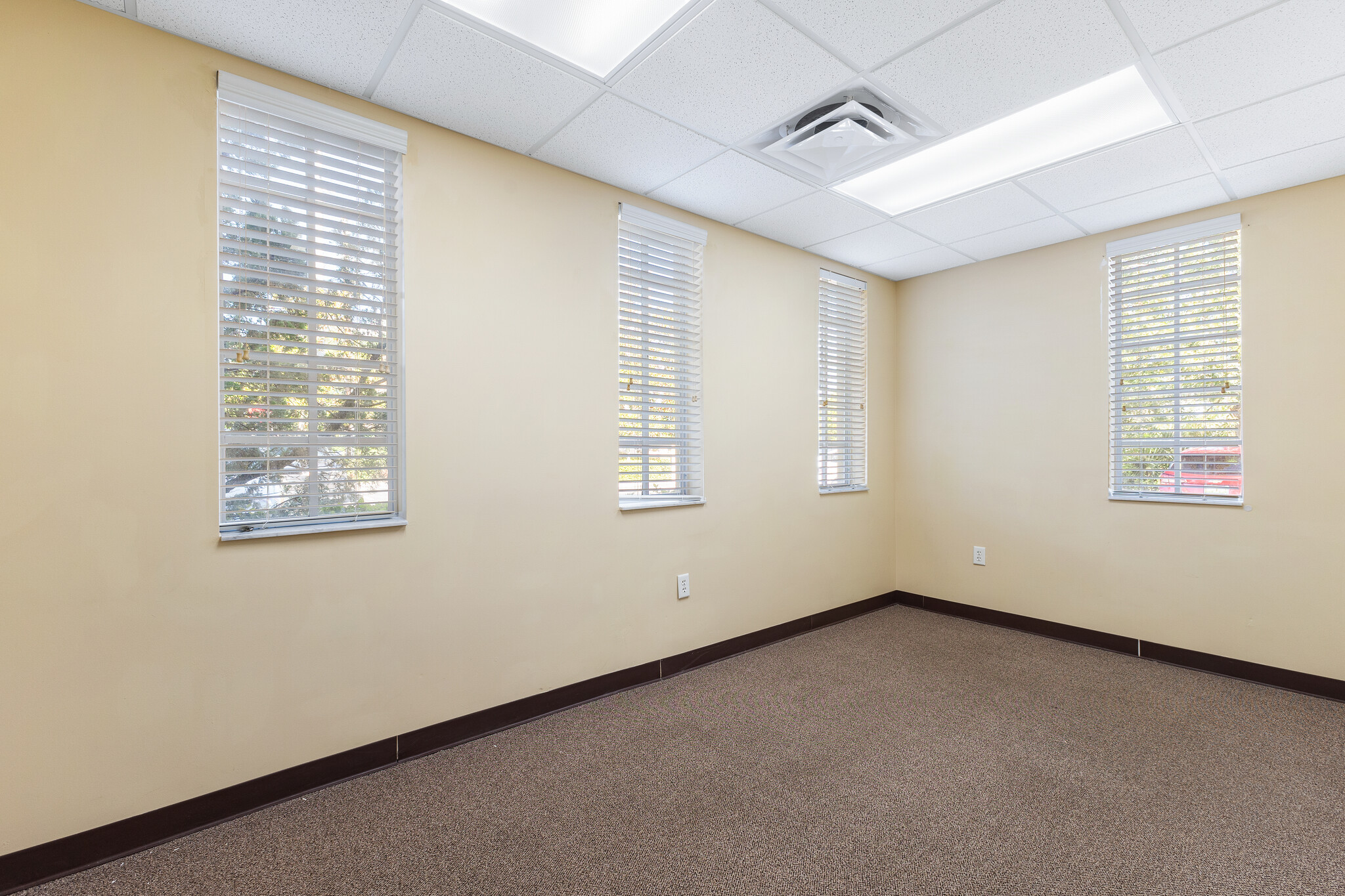 467 Lake Howell Rd, Maitland, FL for lease Building Photo- Image 1 of 12