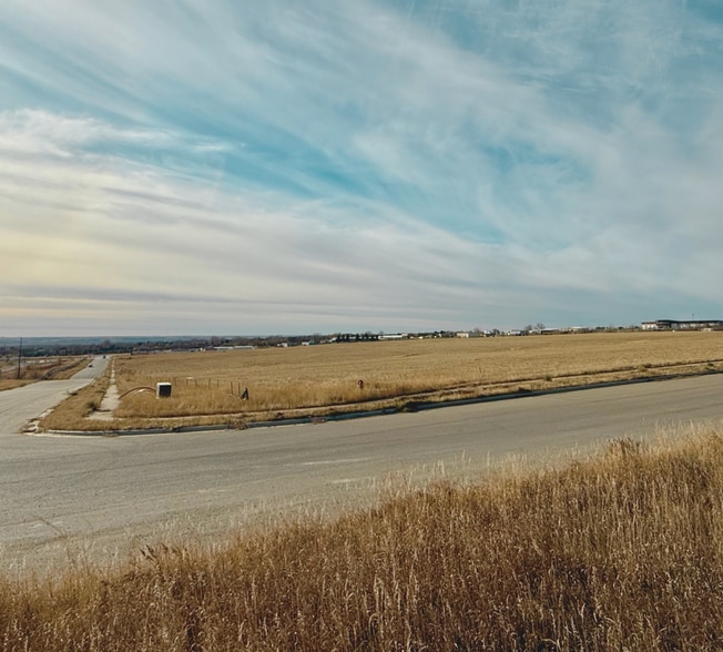 US-2 & 60th Ave W Iron Point ave, Williston, ND for lease - Building Photo - Image 3 of 7