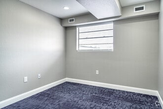 13246 38th St N, Clearwater, FL for lease Interior Photo- Image 1 of 1