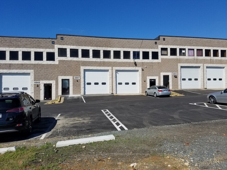 4925-4949 Beech Rd, Temple Hills, MD for lease - Building Photo - Image 1 of 10