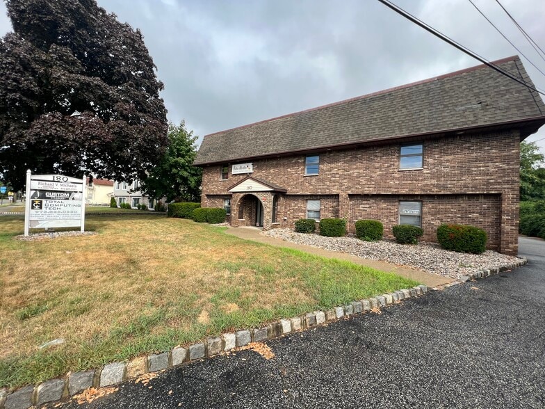 180 Fairfield Rd, Fairfield, NJ 07004