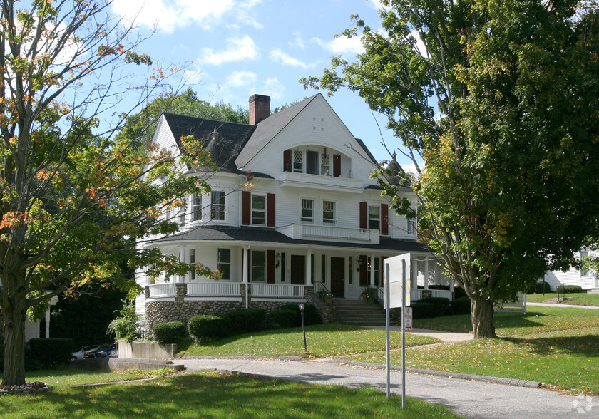 62 Bridge St, New Milford, CT for sale - Primary Photo - Image 1 of 1