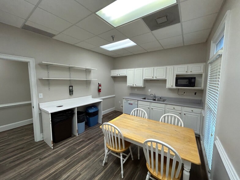 136 N Fairground St NE, Marietta, GA for sale - Building Photo - Image 2 of 7