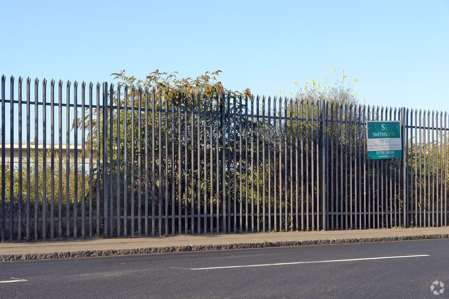 609 London Rd, Grays for sale - Building Photo - Image 3 of 8