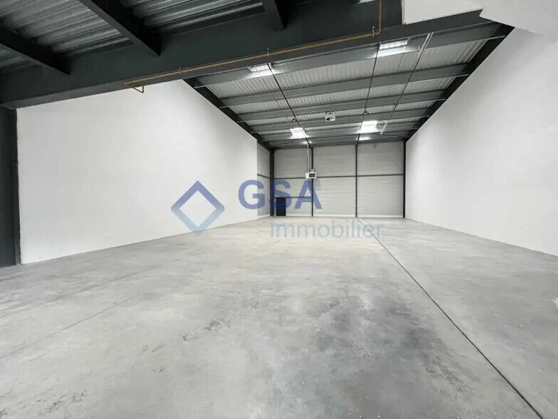 Office in Corbeil-Essonnes for lease - Interior Photo - Image 2 of 7