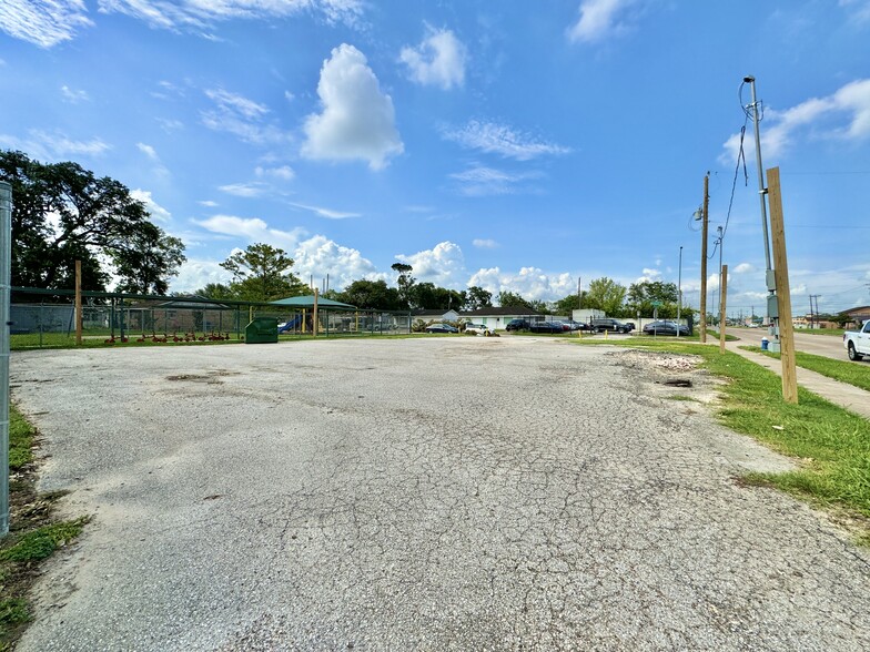 5434 Melanite Ave, Houston, TX for lease - Building Photo - Image 1 of 9