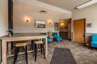 140 W Main St, Winneconne, WI for lease Interior Photo- Image 2 of 9