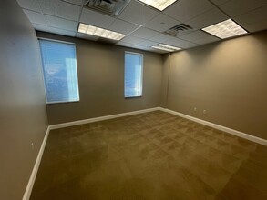 8150 Perry Hwy, Pittsburgh, PA for lease Interior Photo- Image 2 of 3