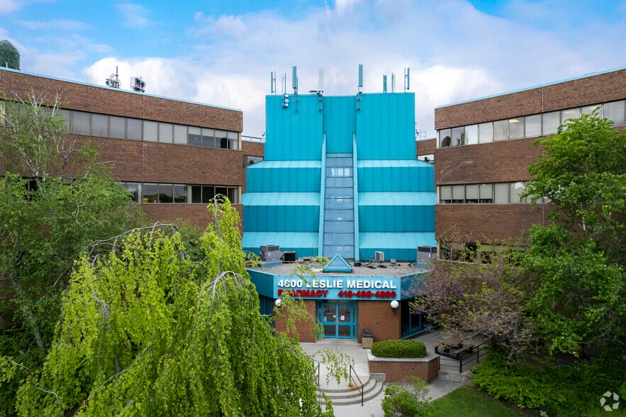 4800 Leslie St, Toronto, ON for lease - Building Photo - Image 2 of 4