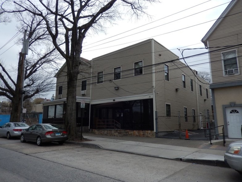 15 S Macquesten Pky, Mount Vernon, NY for lease - Building Photo - Image 3 of 5