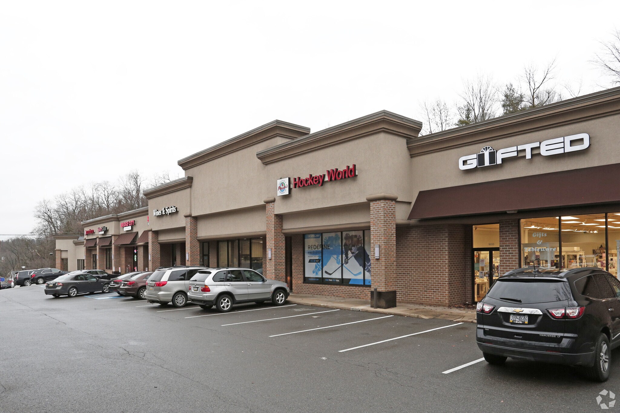 16001614 Cochran Rd, Pittsburgh, PA 15220 Paul Manor Shopping Center