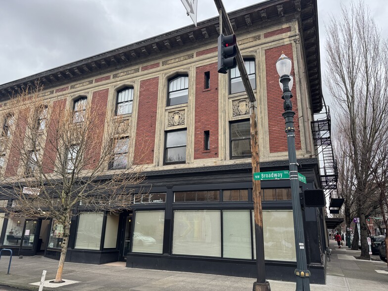 306 NW Broadway, Portland, OR for lease - Primary Photo - Image 1 of 7