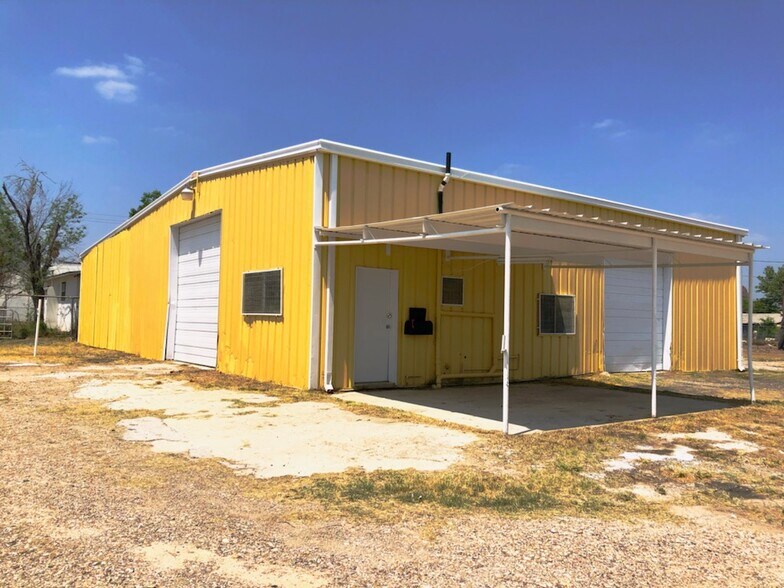 504 N 2nd St, Carrizo Springs, TX 78834