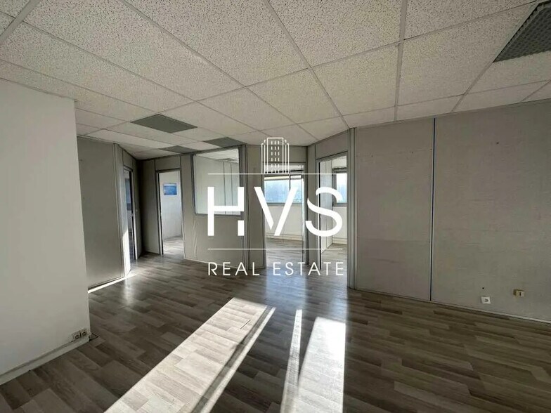 Office in Aix-en-Provence for lease - Interior Photo - Image 2 of 5