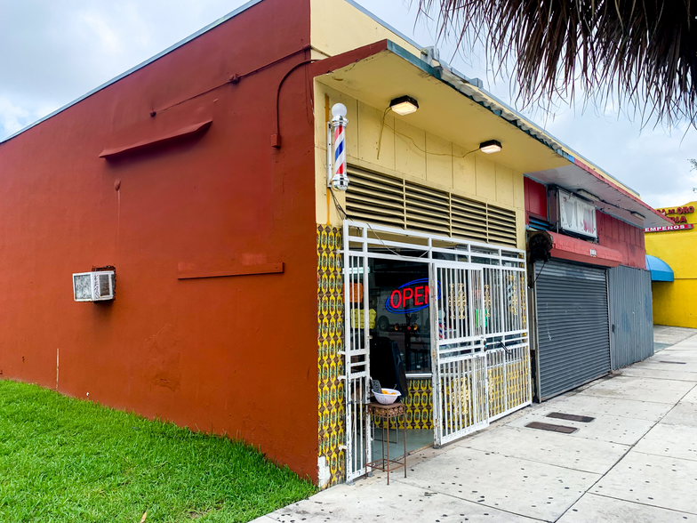 1044 W Flagler St, Miami, FL for sale - Building Photo - Image 3 of 6