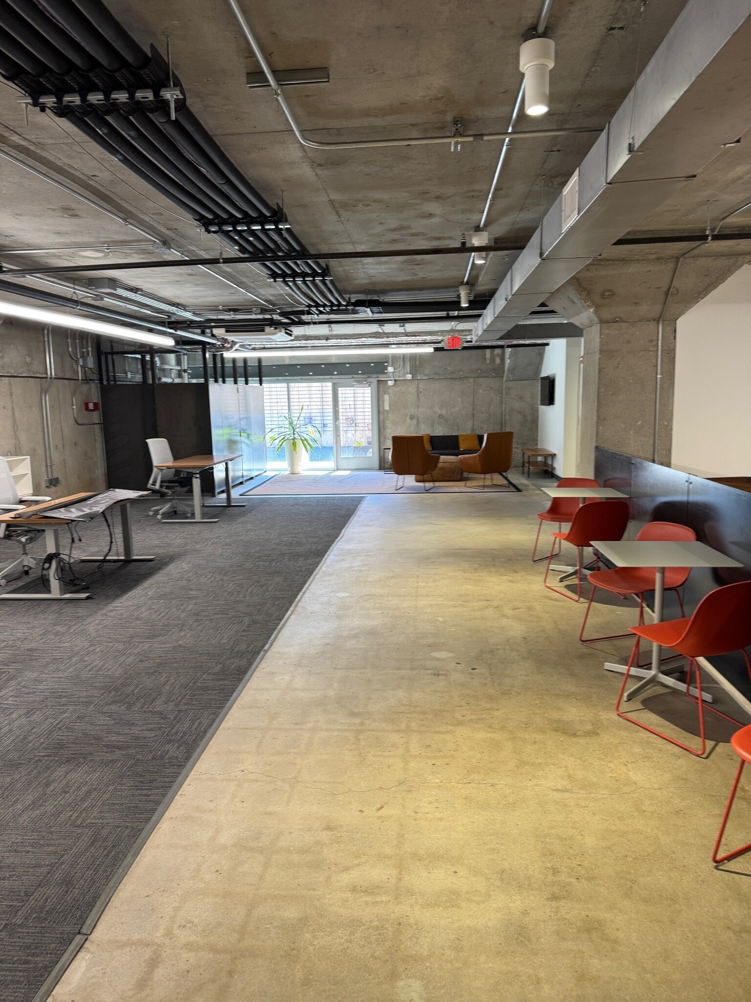 215 E 18TH, Kansas City, MO for lease Interior Photo- Image 1 of 2