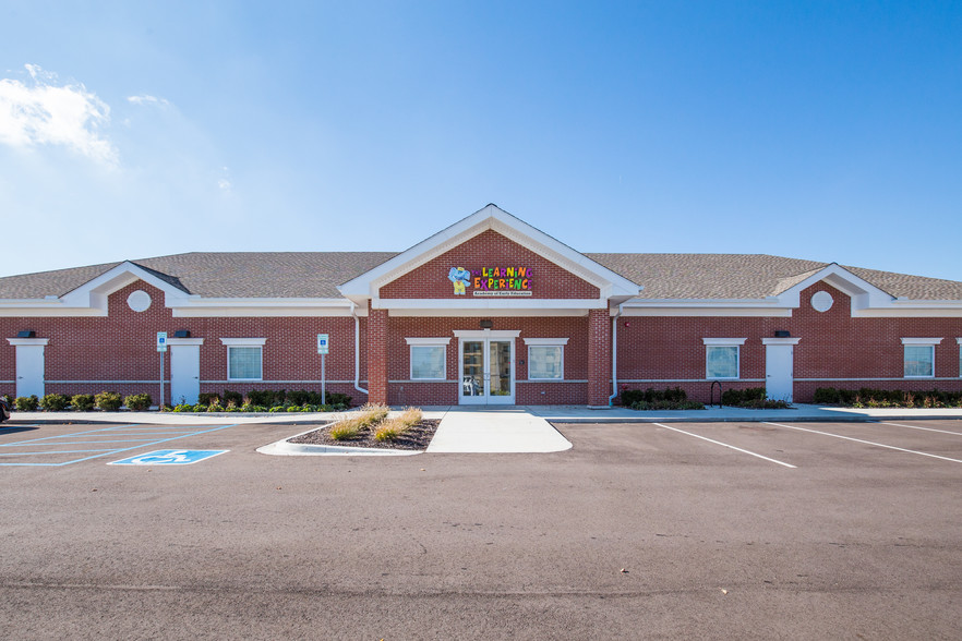 26120 Town Center Dr, Novi, MI for sale - Building Photo - Image 1 of 1