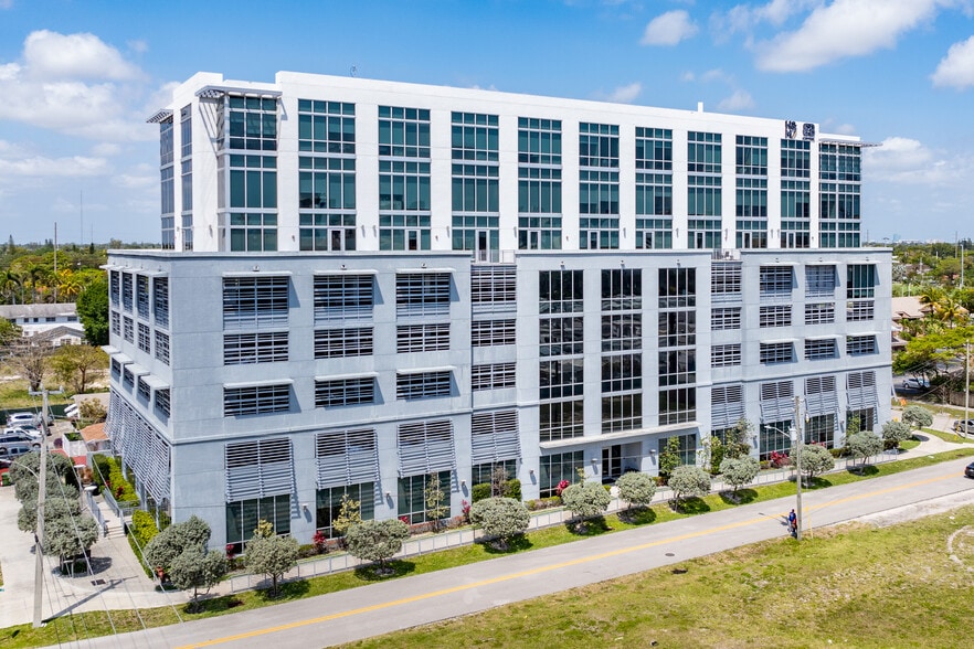 Beacon Hallandale - Live-Work Space