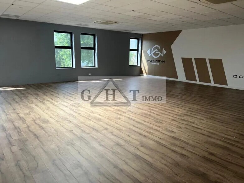 Office in Champigny-sur-Marne for lease - Interior Photo - Image 3 of 3