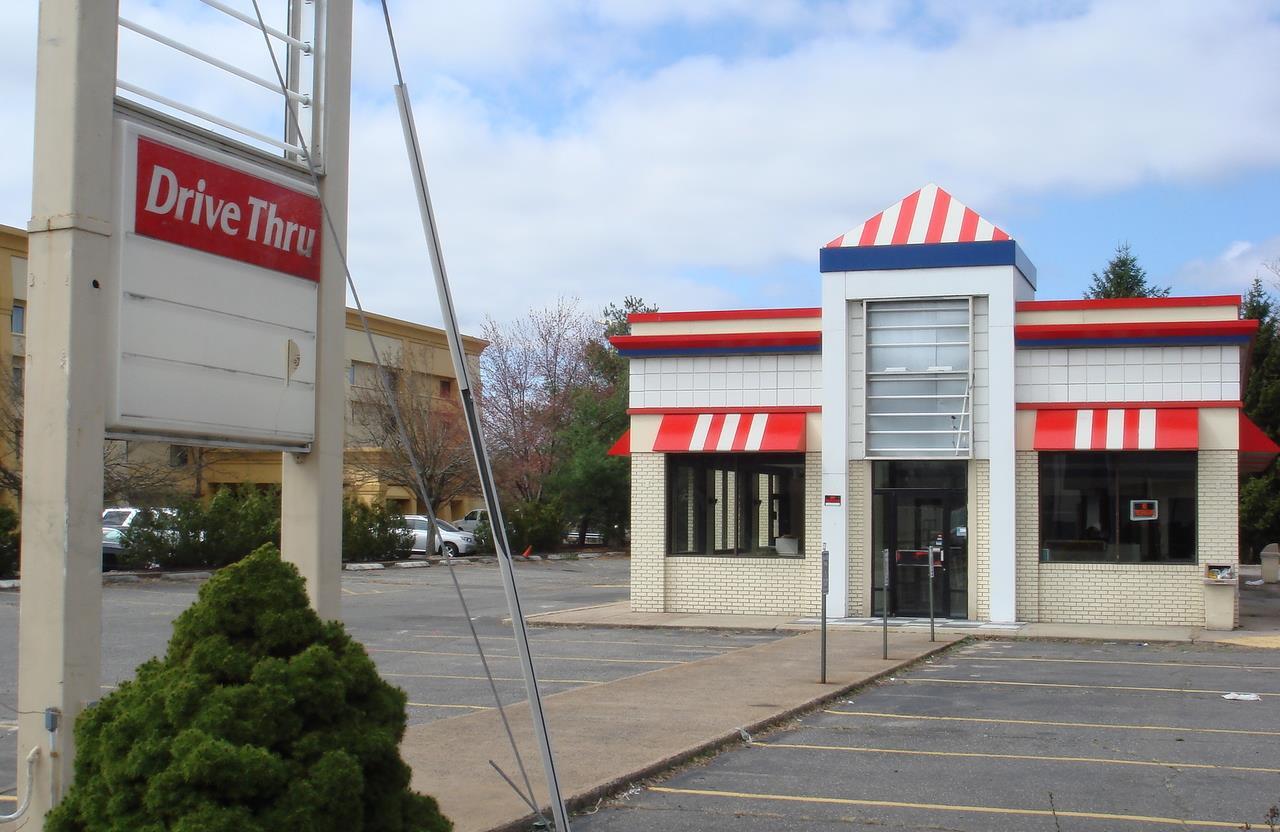 4335 W Pierson Rd, Flint, MI 48504