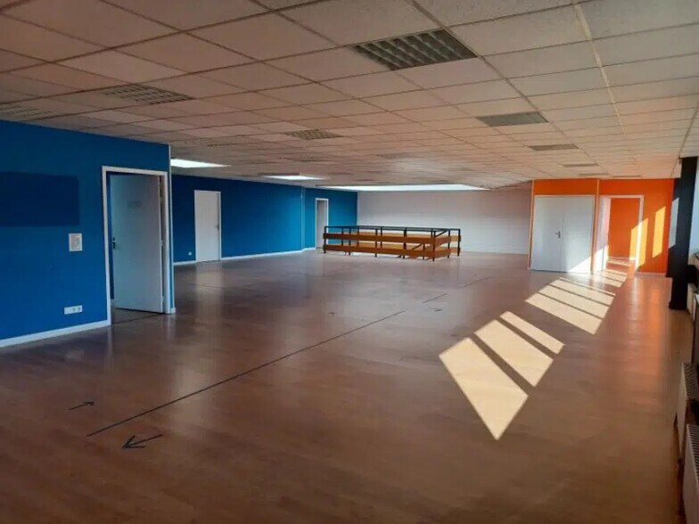 Office in Sotteville-lès-Rouen for lease - Building Photo - Image 3 of 15