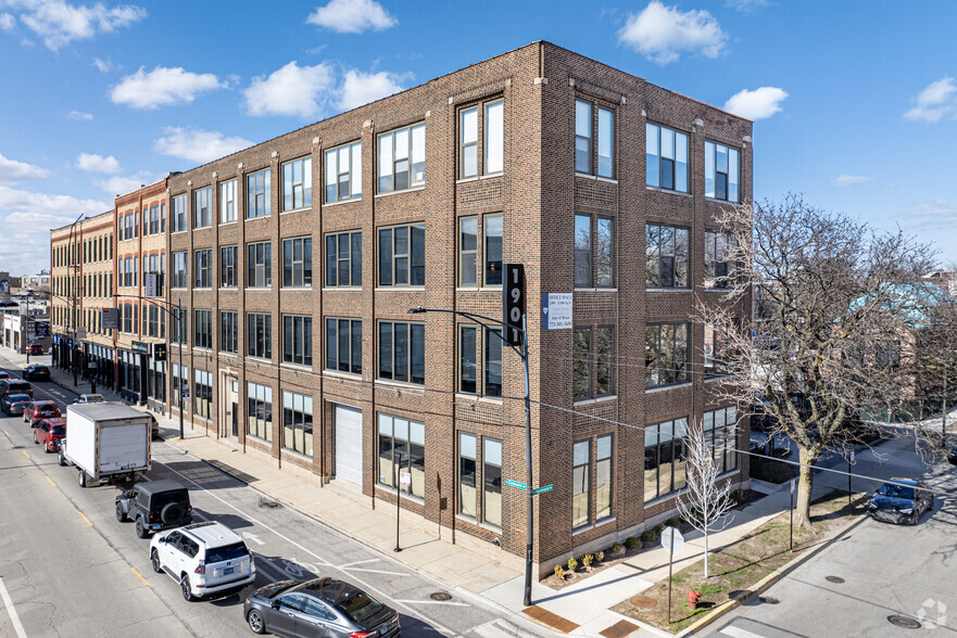 1901 N Clybourn Ave, Chicago, IL for lease - Building Photo - Image 1 of 12