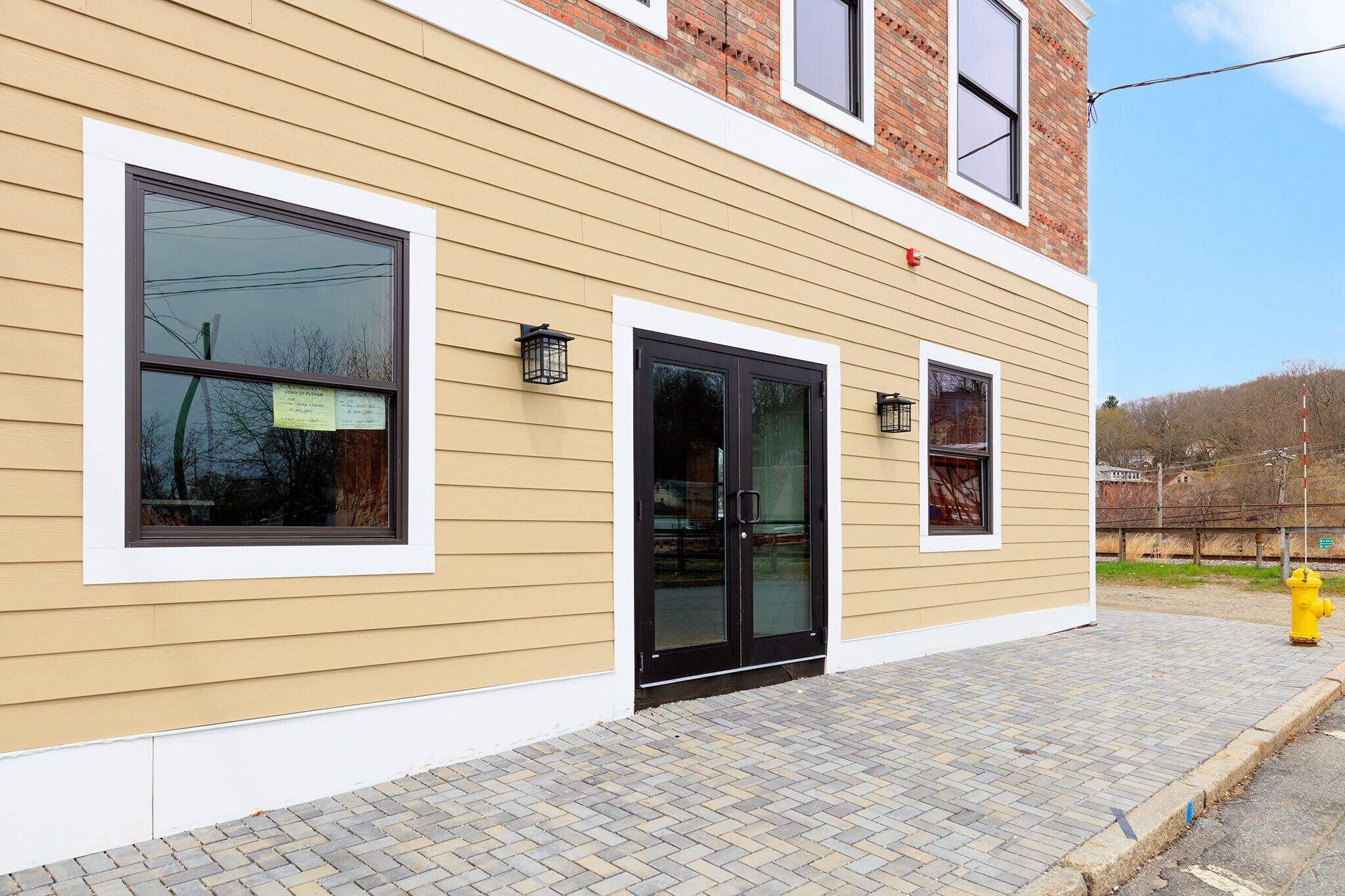 26 Union St, Putnam, CT 06260 Retail for Sale