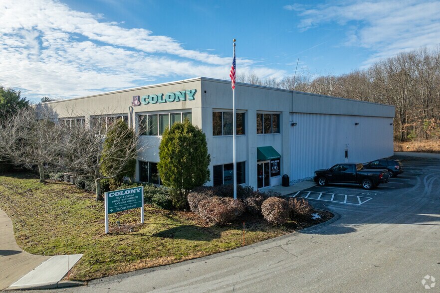 1268 Park East Dr, Woonsocket, RI for sale - Primary Photo - Image 1 of 1