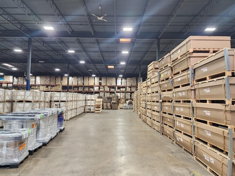 70 Newfield Ave, Edison, NJ for lease - Building Photo - Image 3 of 7