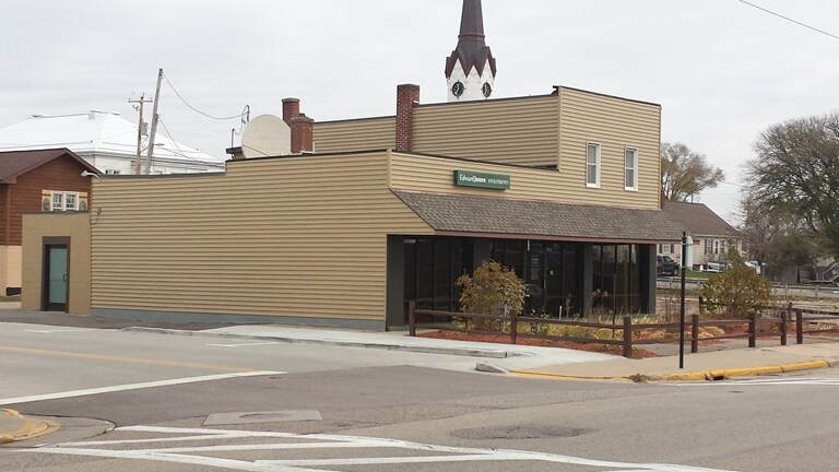 305 E State St, Mauston, WI for sale Primary Photo- Image 1 of 1