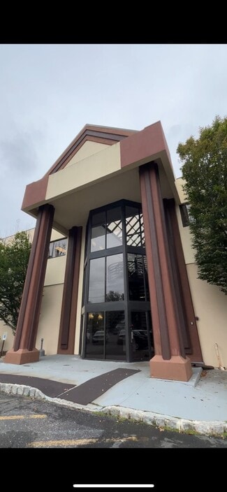 More details for 151 Highway 33, Manalapan Township, NJ - Office for Lease