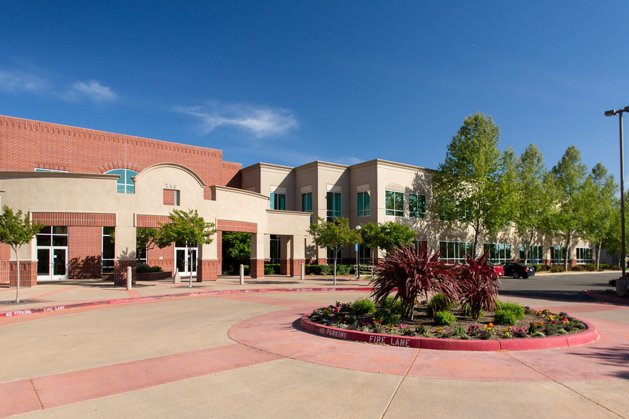 710 Riverpoint Ctr, West Sacramento, CA for sale - Building Photo - Image 1 of 1