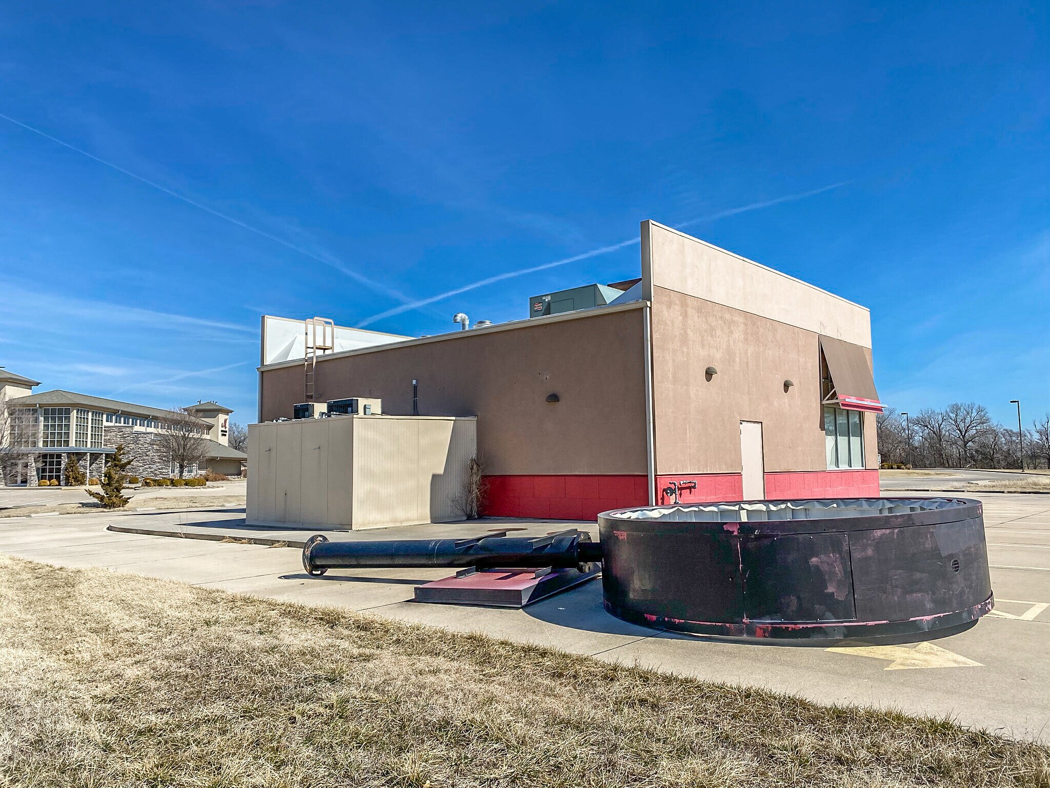 Newton Ks Restaurants - l6yg07x