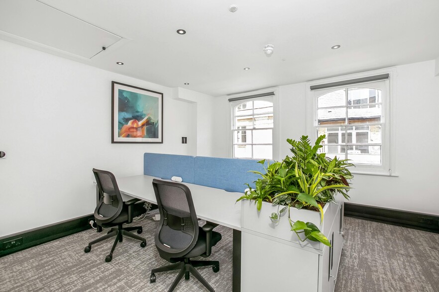 15-17 Heddon St, London for lease - Interior Photo - Image 3 of 33