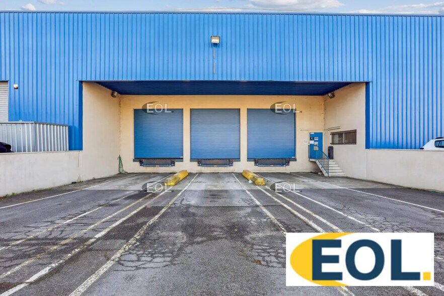 Flex in Gonesse for lease - Building Photo - Image 3 of 12