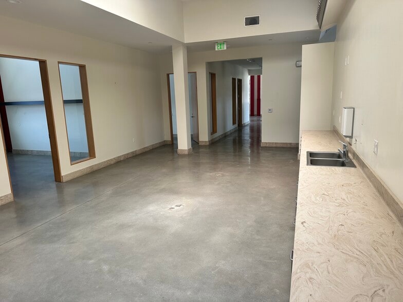 8226 Whittier Blvd, Pico Rivera, CA for lease - Interior Photo - Image 3 of 9