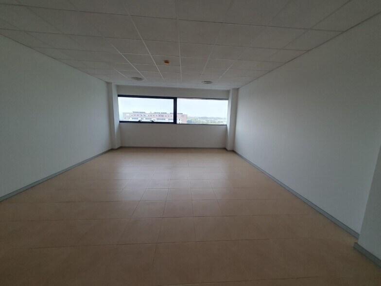 Office in SEVILLA for lease - Building Photo - Image 3 of 5