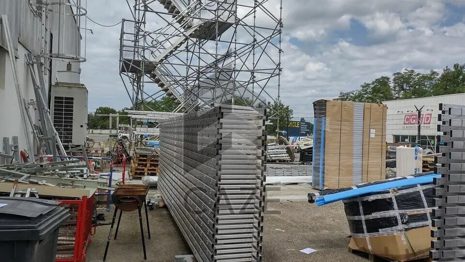 Flex in Pessac for lease - Construction Photo - Image 2 of 5