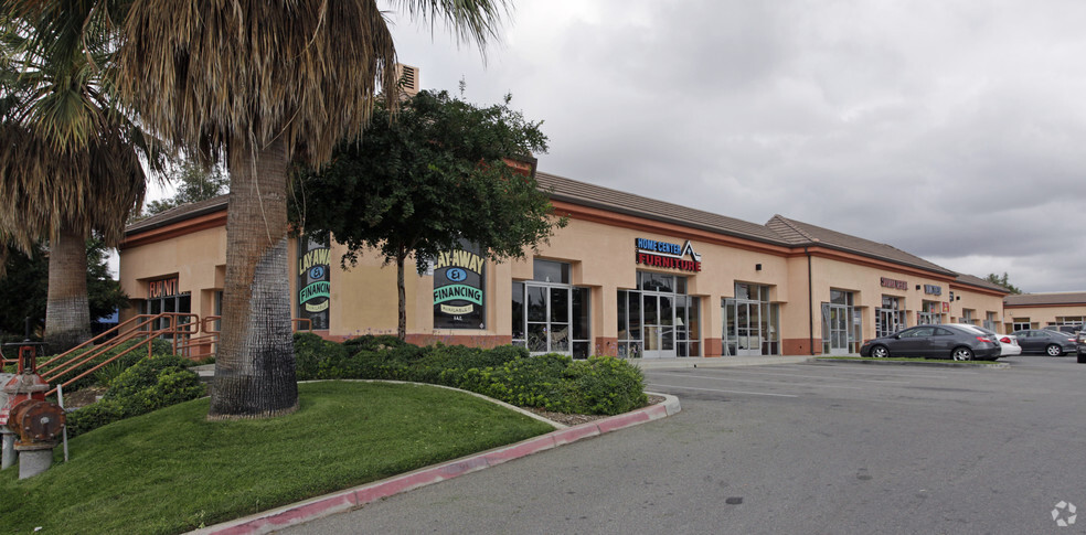 17250-17284 Foothill Blvd, Fontana, CA for lease - Building Photo - Image 2 of 3