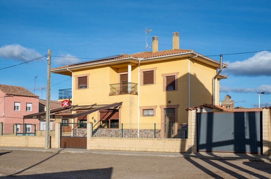 Retail in Revellinos, Zamora for sale - Building Photo - Image 2 of 21