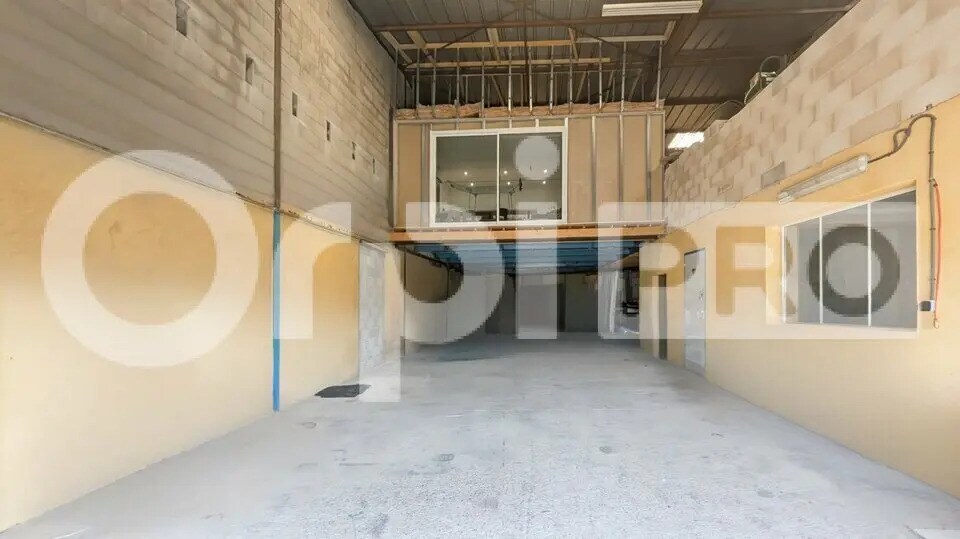 Flex in Agde for lease Building Photo- Image 1 of 8