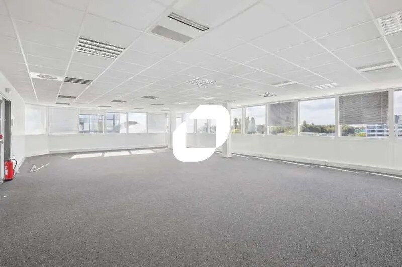 23 Avenue Louis Bréguet, Vélizy-Villacoublay for sale - Building Photo - Image 3 of 16