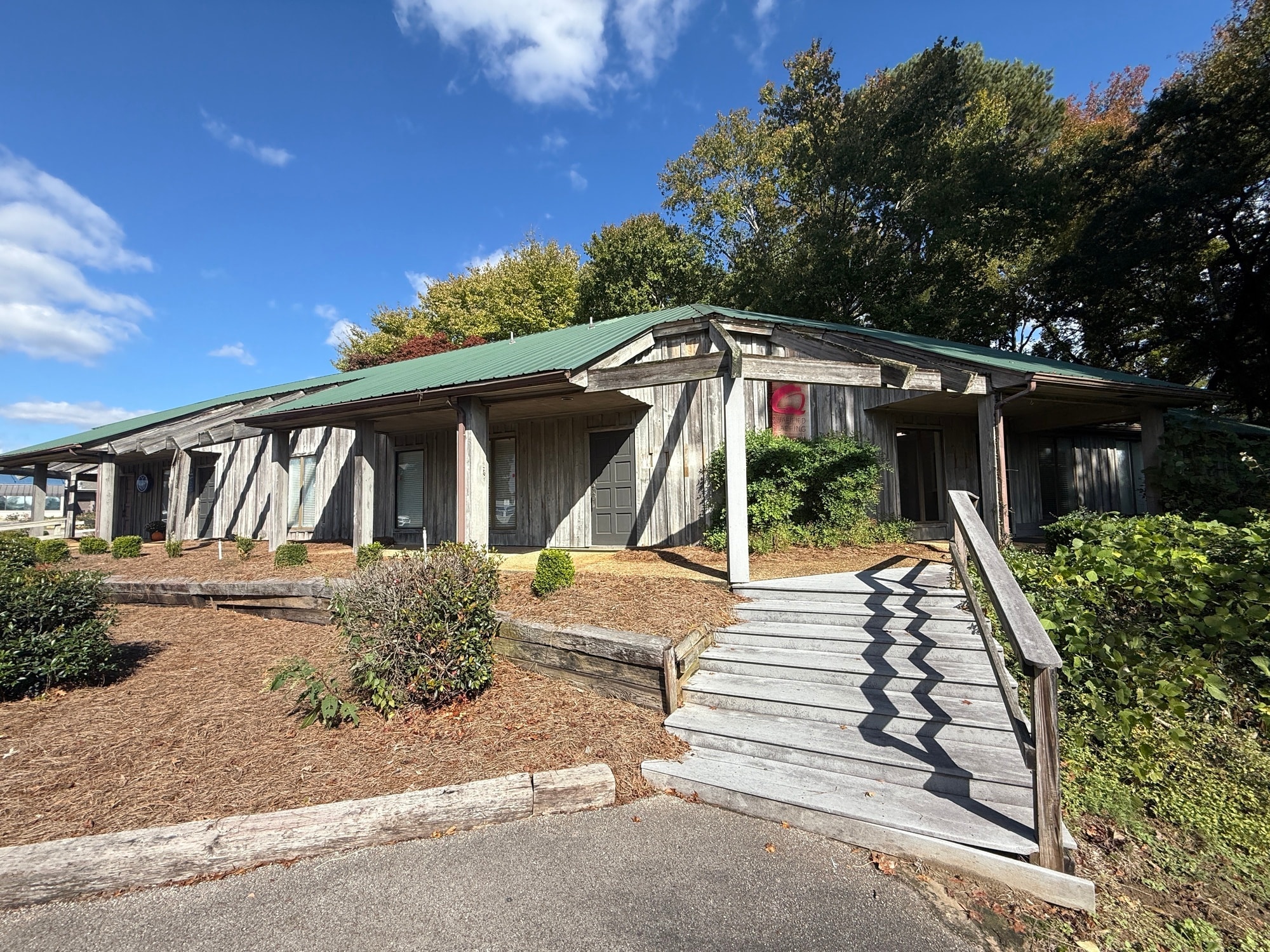 704 Hillcrest Dr, Tupelo, MS for lease Primary Photo- Image 1 of 14