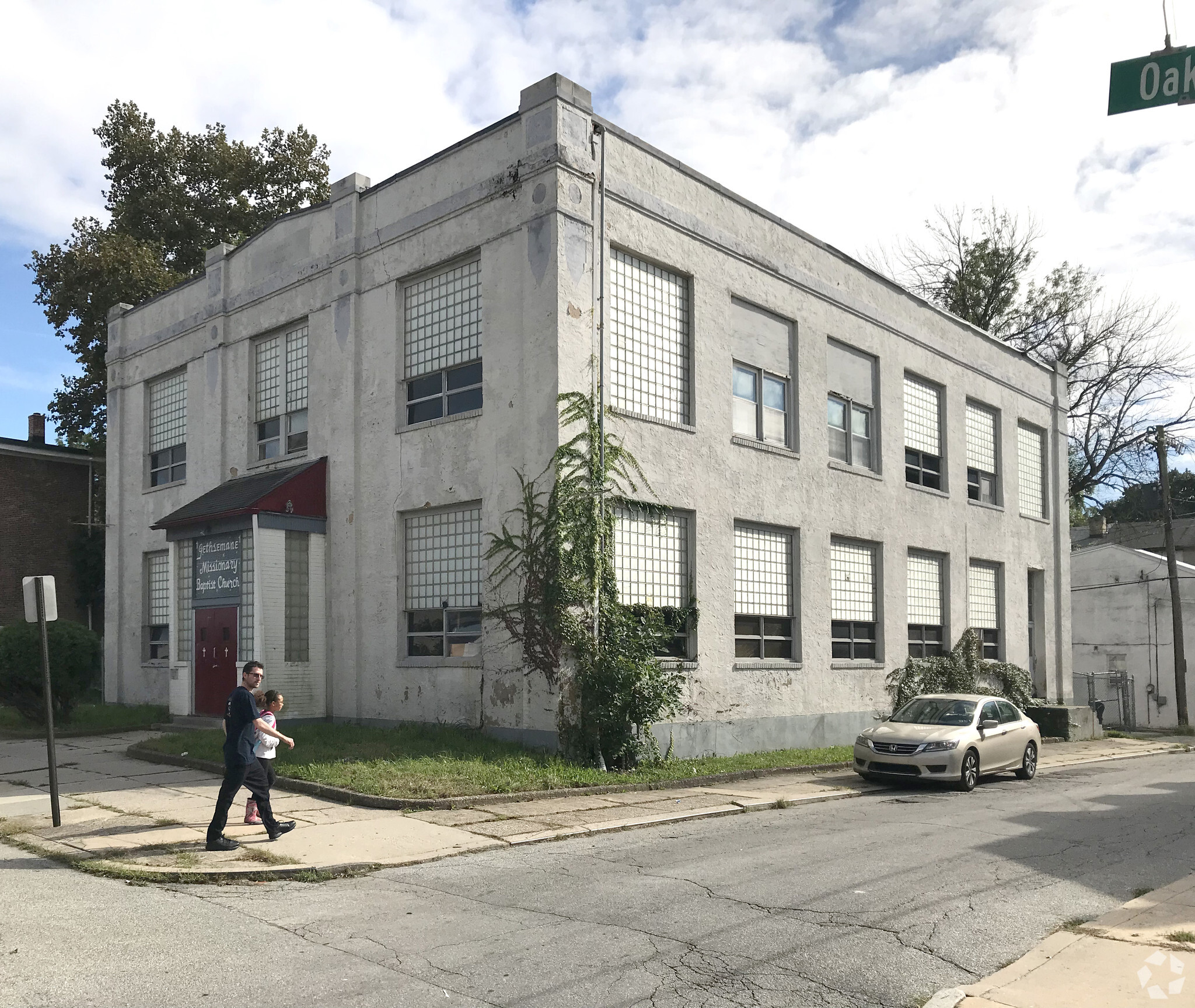 24 E Oak St, Norristown, PA for lease Primary Photo- Image 1 of 6