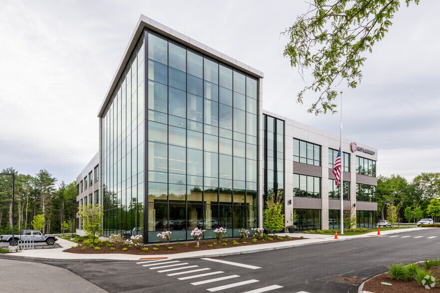 100 Arboretum Dr, Newington, NH 03801