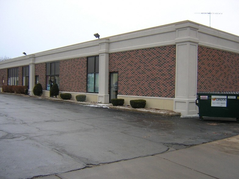 683 N Main St, Oshkosh, WI for sale - Primary Photo - Image 1 of 1