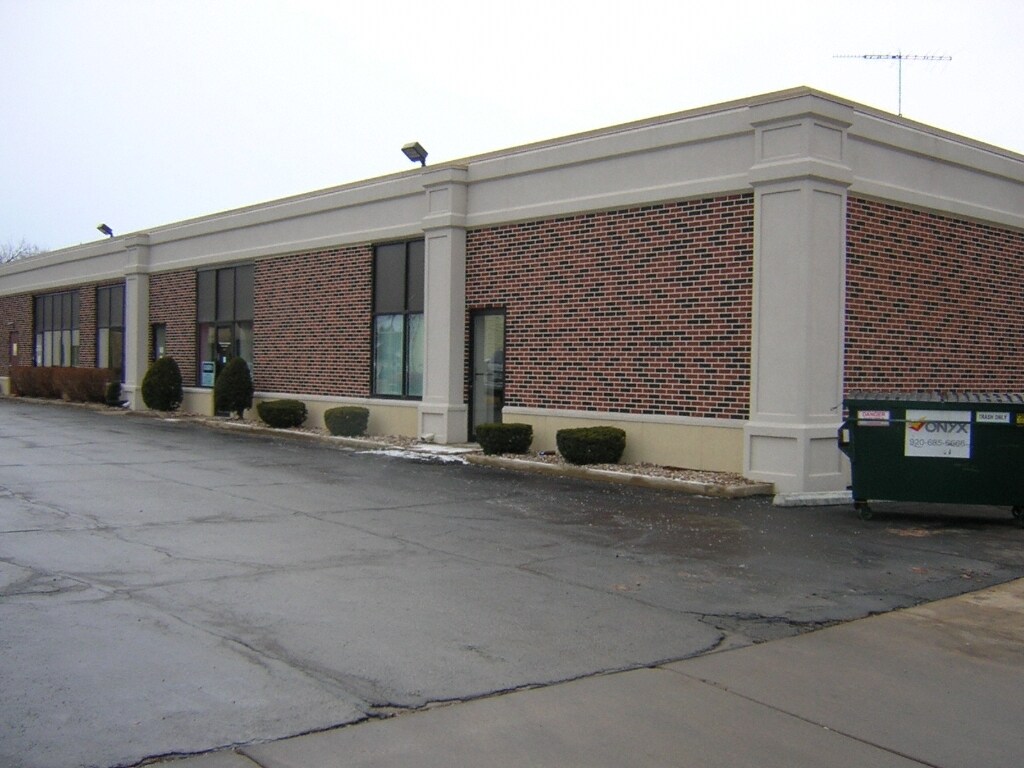 683 N Main St, Oshkosh, WI for sale Primary Photo- Image 1 of 1